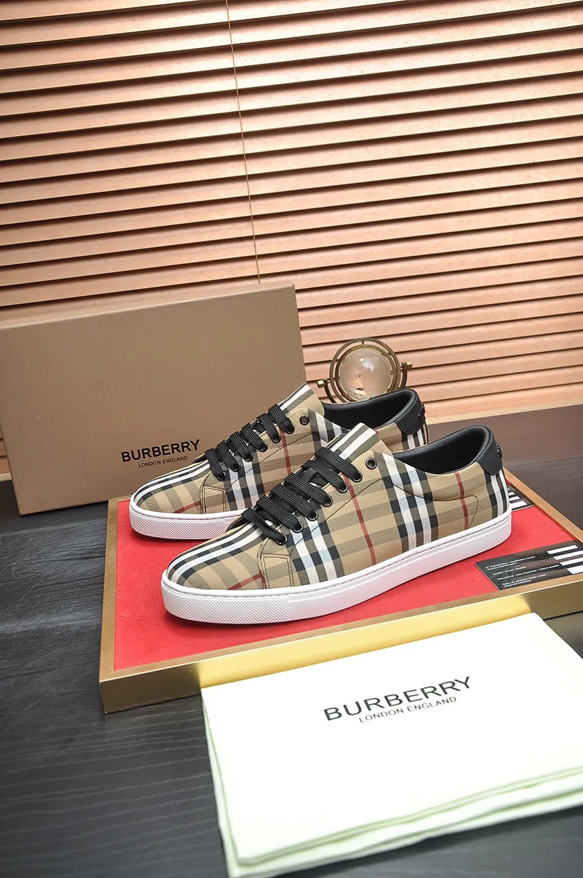Men's shoes💰480💶[Burberry] (cowhide lining) classic low-top sneakers｜Imported cowhide with classic plaid fabric｜Cow leather lining｜Original outsole｜Fine workmanship and comfortable to wear Size: 38-44 (customized at 45)